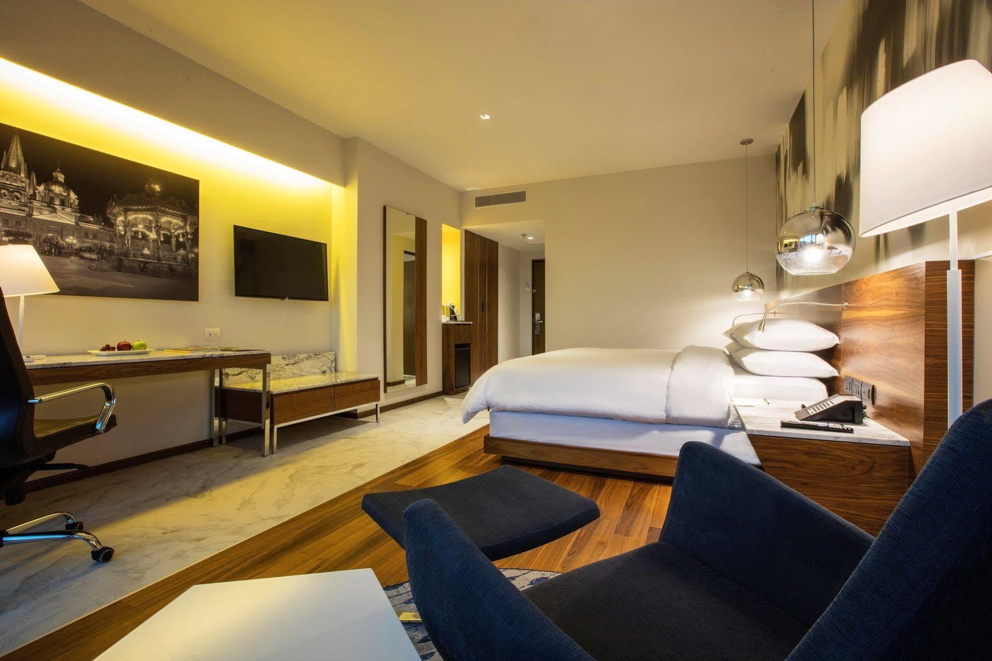 Krystal Urban Guadalajara Hotel Eksteriør billede