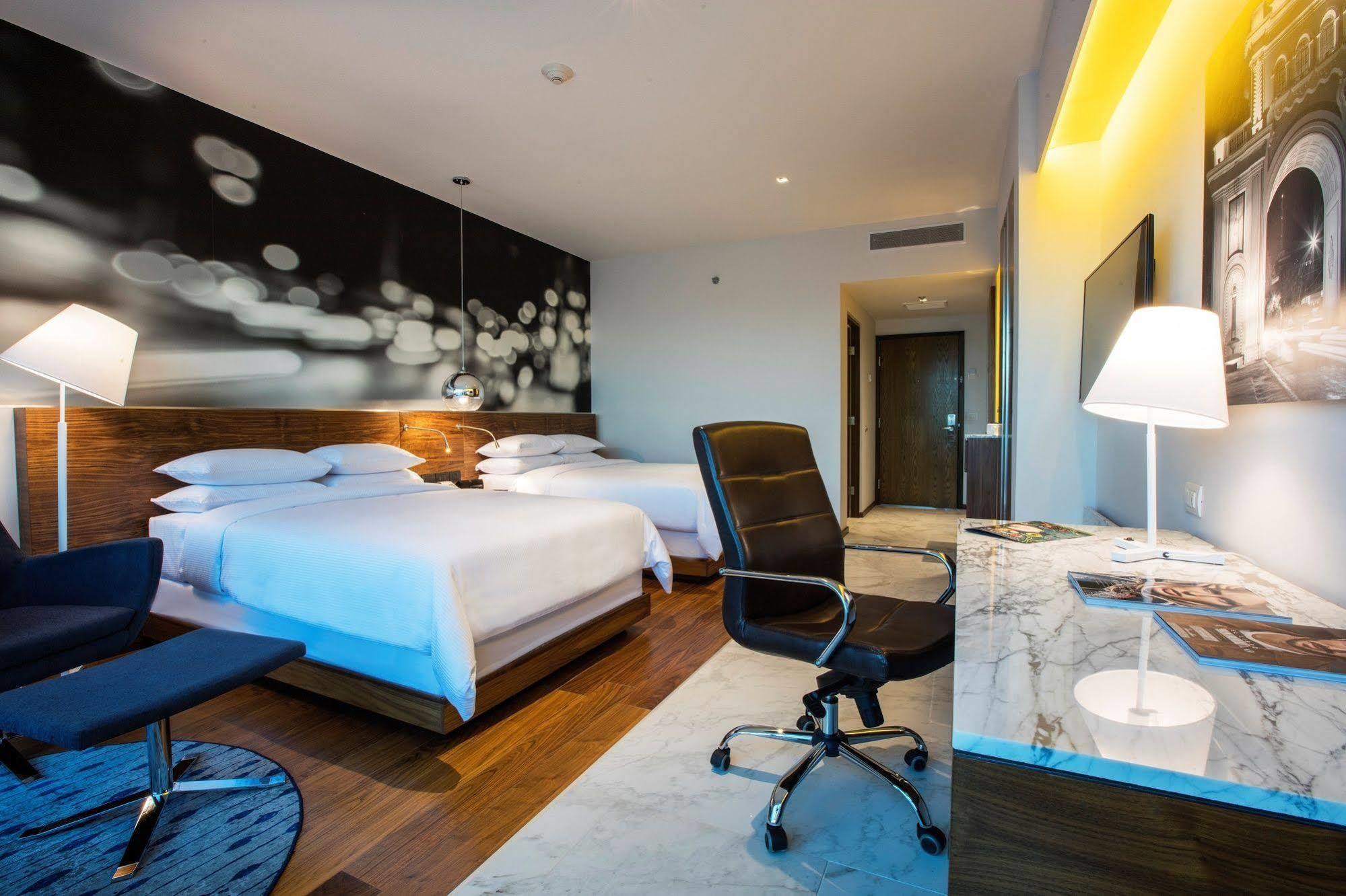 Krystal Urban Guadalajara Hotel Eksteriør billede
