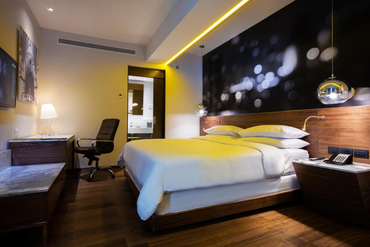 Krystal Urban Guadalajara Hotel Eksteriør billede